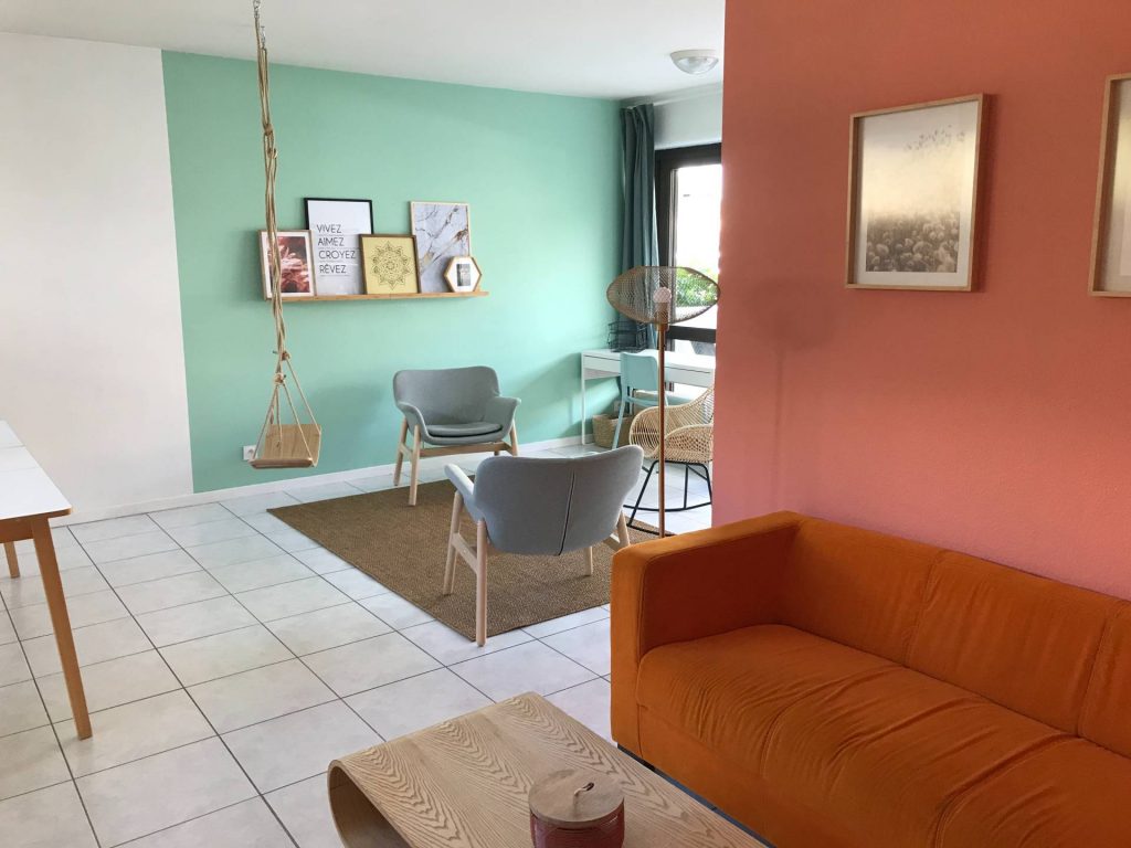 tiffanie-laurent-empreinte-annecy-coach-de-vie-developpement-personnel-bureau-cosy